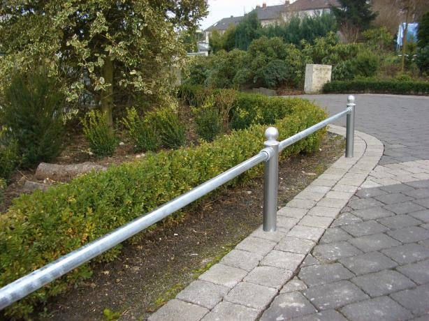 Knee Rail -Public- (Post & Railing system)